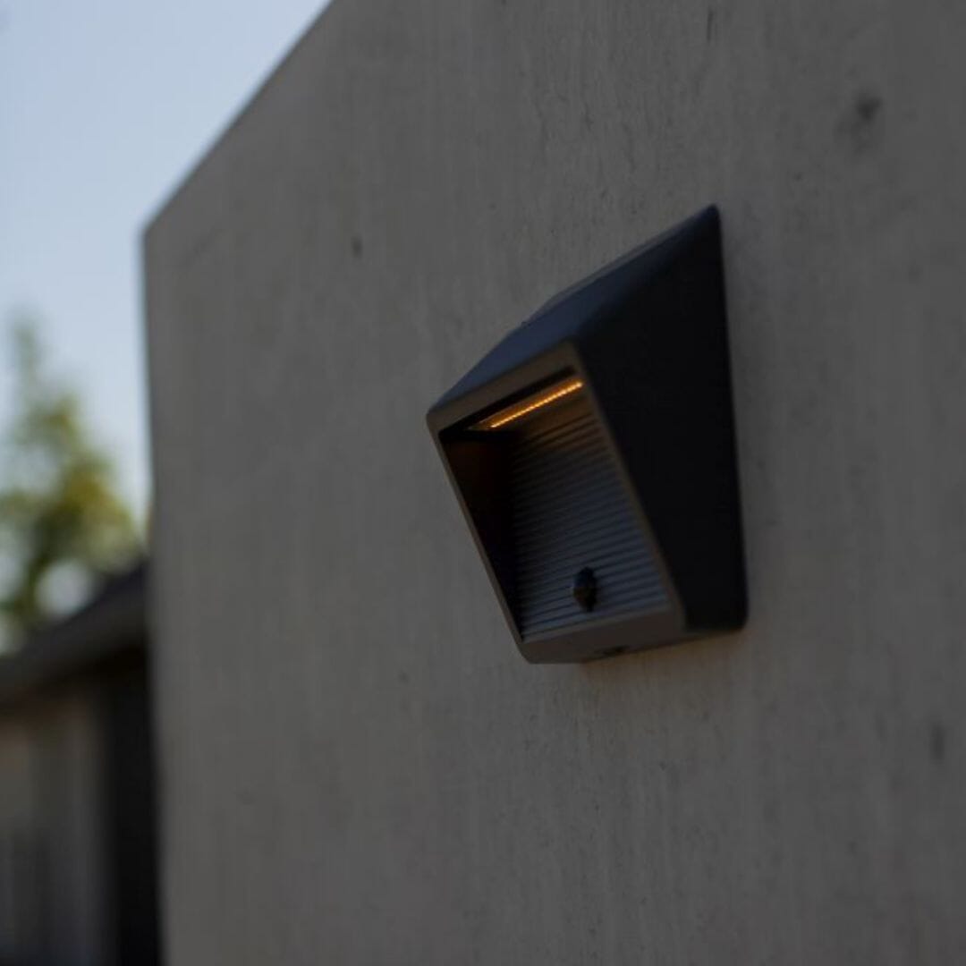 Linko Wall with PIR Sensor - Dark Grey 5 Solar Lights Lutec 